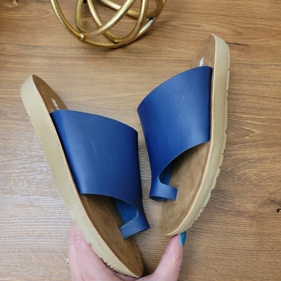 Muk Luks About Face Blue Slip on Toe Wrap Sandals Size 6 - Picture 8 of 16